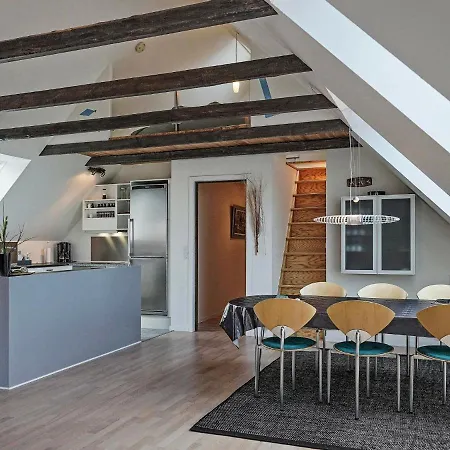 Three-bedroom Holiday In 5