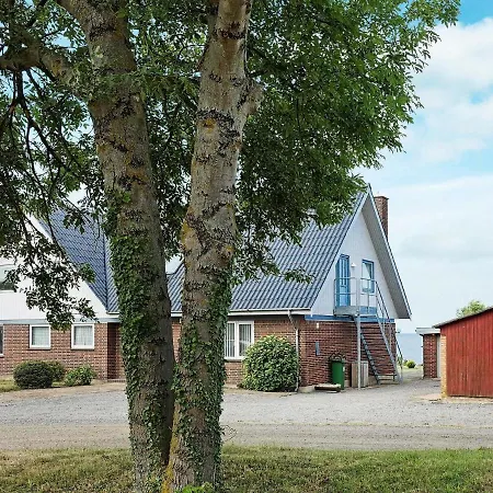 Апартаменты Three-bedroom Holiday In 5 Хасле
