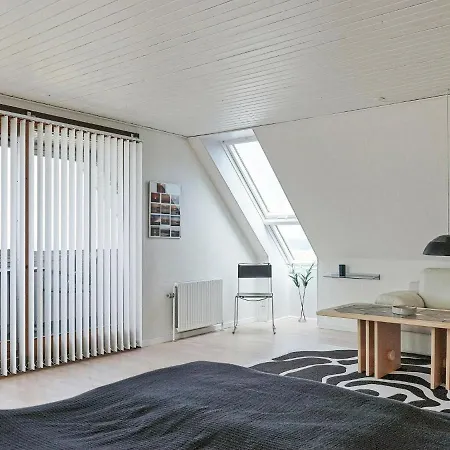 Апартаменты Three-bedroom Holiday In 5